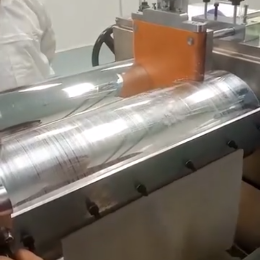 自動(dòng)刮膠開煉機(jī)視頻